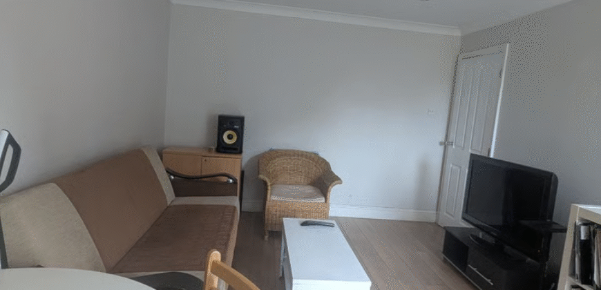 Two Double Rooms Available – E1 3EL – £1,100