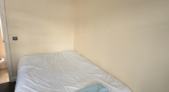 Spacious Studio-Flat is available for rent – Colindeep Lane, London, NW9 6DU