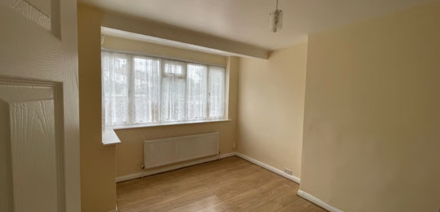 Three-Bedroom House to Rent – SW16 5HE £2,500 per month