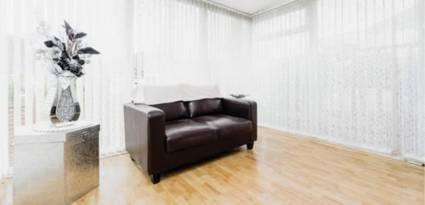Spacious 2-Bedroom Bungalow for Rent – RM1 4TL – £2,200 PCM