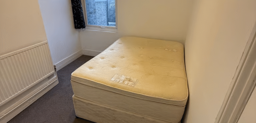 Double Room is available for Rent in a 4-bedroom House – Cowley Mill Road, Uxbridge, UB8 2QD