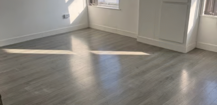 A Spacious 2-Bedroom Flat is available for Rent in – Rothesay Road, Luton, LU1 1QX
