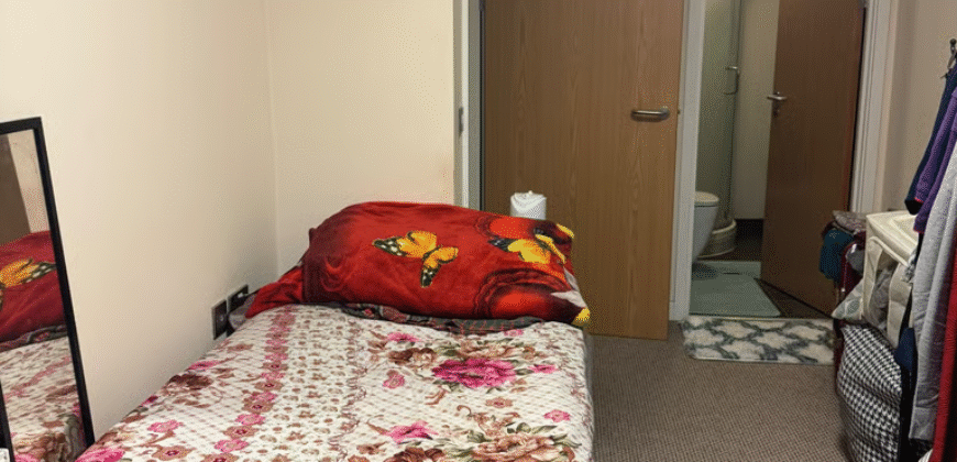 En-Suite Room is available for Rent in a 2-bedroom Flat – TRS Apartments, The Green, Southall, UB2 4FF