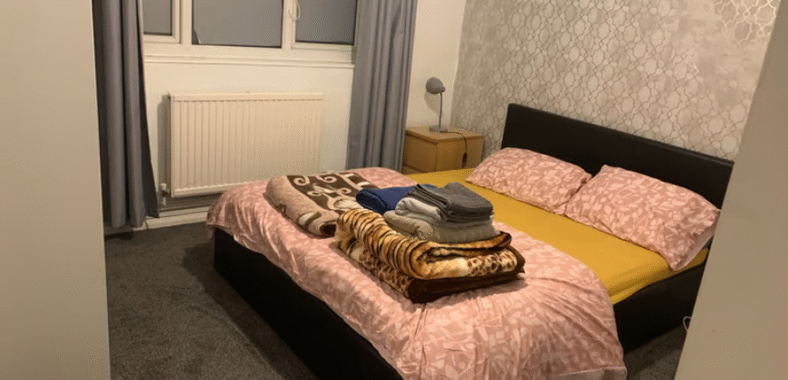 En-Suite Room is available for Rent in a 3-bedroom Flat – Lancaster Court, Darlan Road, London, SW6 5TH