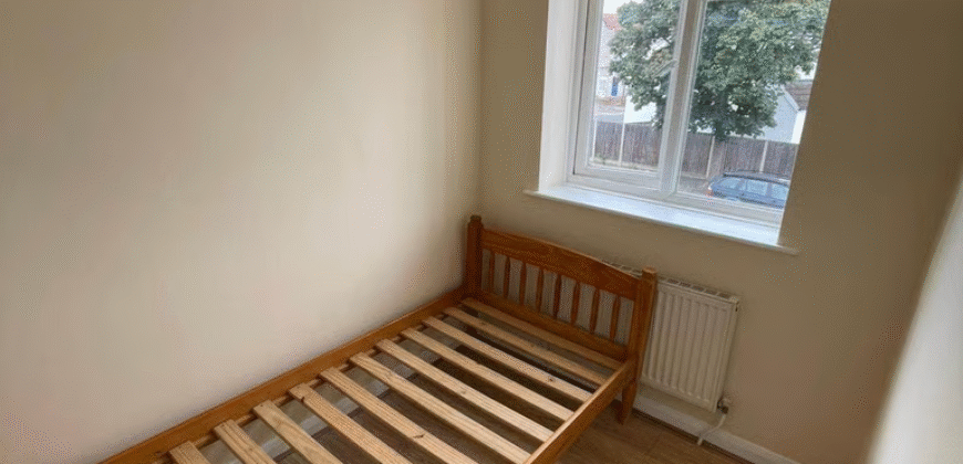 Three-Bedroom House to Rent – SW16 5HE £2,500 per month