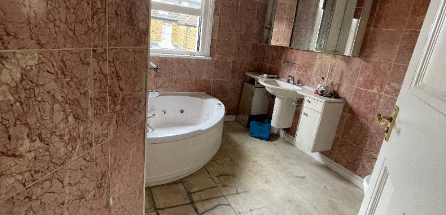 6-Bedroom House to Let in SE13 5AX – Ideal for Families