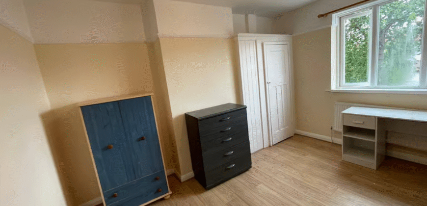 Three-Bedroom House to Rent – SW16 5HE £2,500 per month