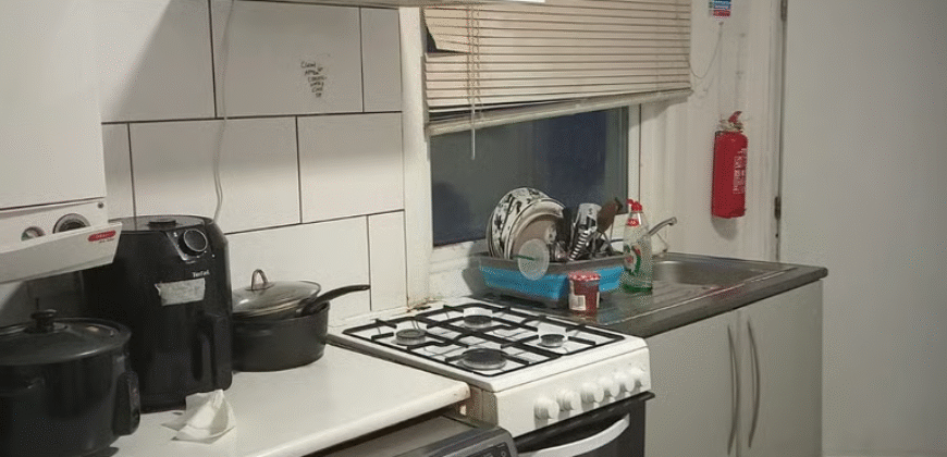 Double Room Available – E15 4ES – £850 PCM (All Bills Included)