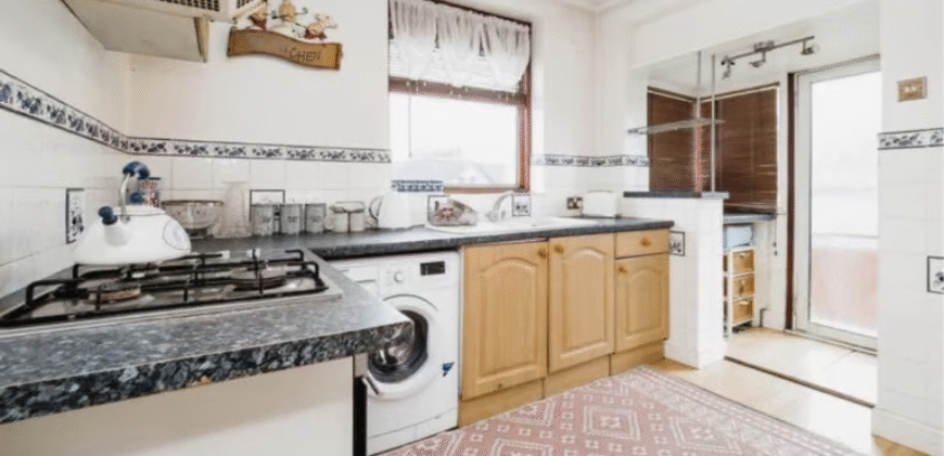 Spacious 2-Bedroom Bungalow for Rent – RM1 4TL – £2,200 PCM