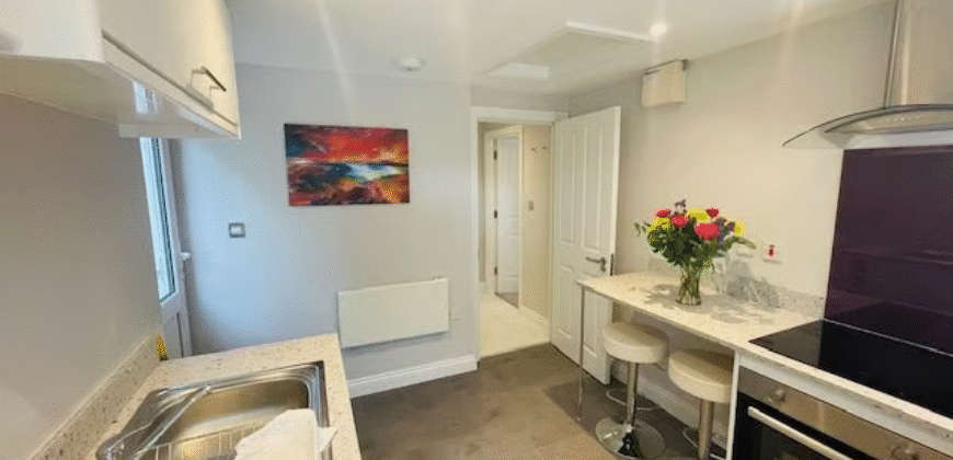Beautiful Fully Furnished Flat Available – BS8 3UW
