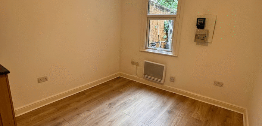 Studio Room is available for Rent in – Milton Road, Belvedere, DA17 5BA