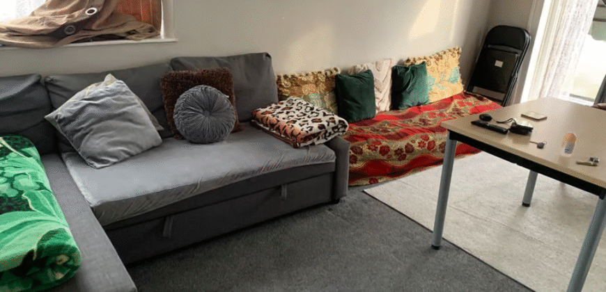 En-Suite Room is available for Rent in a 3-bedroom Flat – Lancaster Court, Darlan Road, London, SW6 5TH