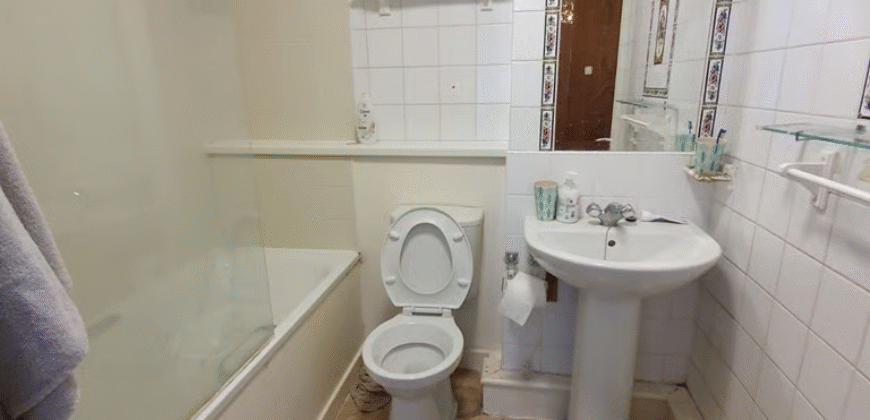 2-Bedroom Flat Available – TW13 4DN