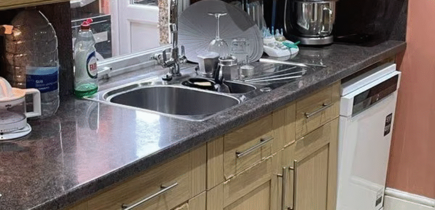 Double Room Available – Dalmally Road, Croydon CR0 6LT