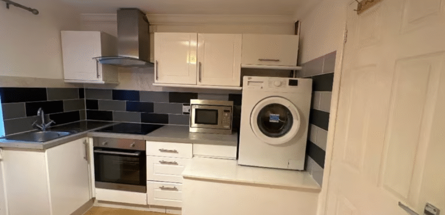 One-Bedroom Fully Furnished Flat to Rent – SL1 4YA  £1,500 per month