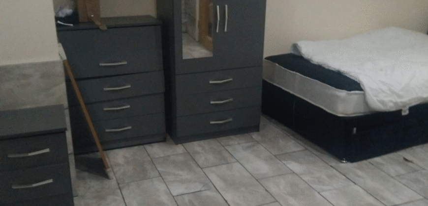 3-Bedroom Flat is available for Rent in Blackburn Road, Bolton, BL1 7AJ