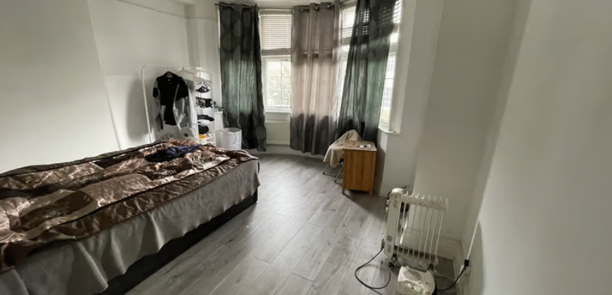 6-Bedroom House to Let in SE13 5AX – Ideal for Families