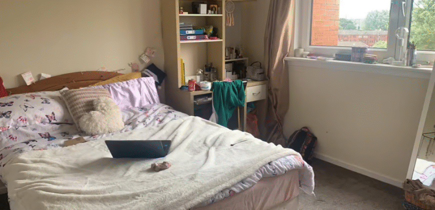 Spacious 3-Bedroom Flat is available for Rent in – Braid Street, Glasgow, G4 9YA