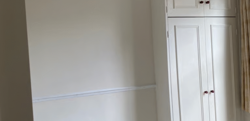 3-Bedroom Flat Available – SW4 0LY £3,500 per month
