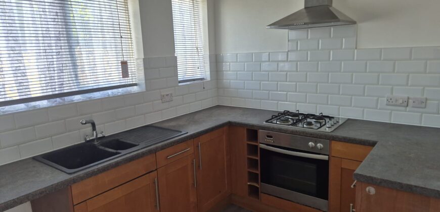 3-Bedroom House – Camrose Road, NN5 7DF £1,400 PCM