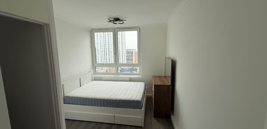 2-Bedroom Flat – Godfrey House, St. Luke’s Estate, EC1V 9ET £3,200 pcm