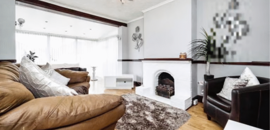 Spacious 2-Bedroom Bungalow for Rent – RM1 4TL – £2,200 PCM