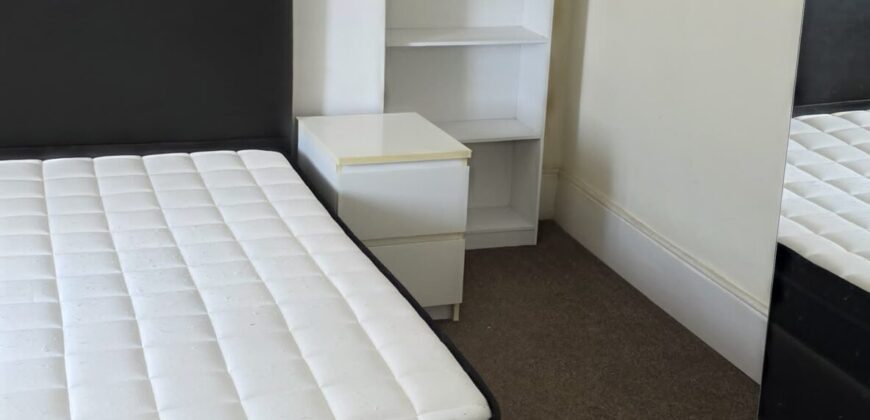 Rooms Available in Spacious 5-Bedroom House – NP20 1LZ
