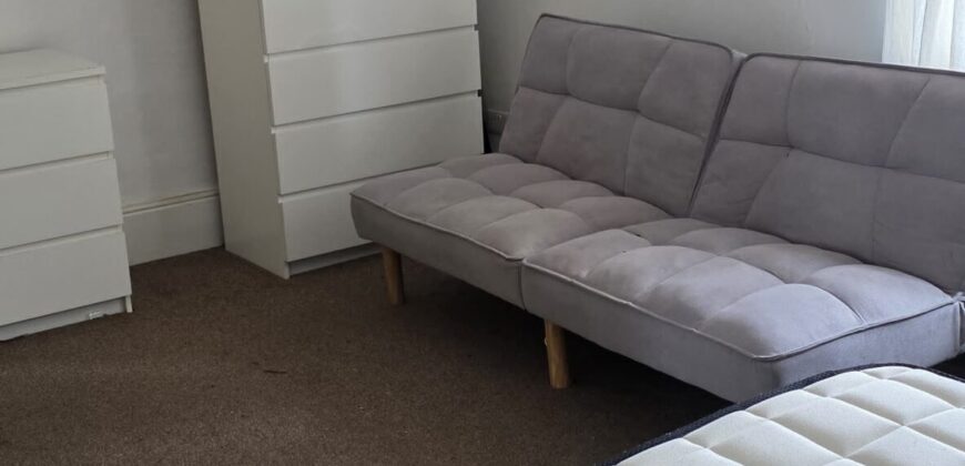 Rooms Available in Spacious 5-Bedroom House – NP20 1LZ
