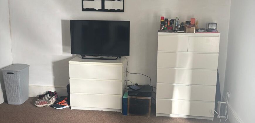 Rooms Available in Spacious 5-Bedroom House – NP20 1LZ