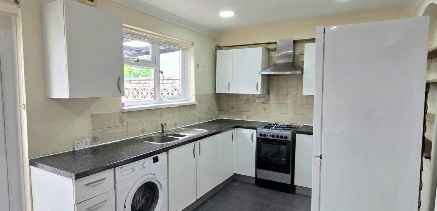 1-Bedroom Flat to Rent – IG2 7RR – £1,400 PCM