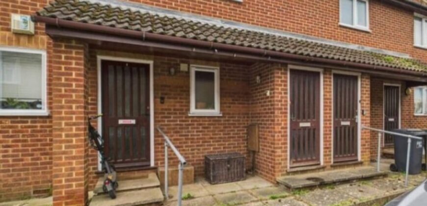 One-Bedroom Flat Available in NN5 6JT £1,250