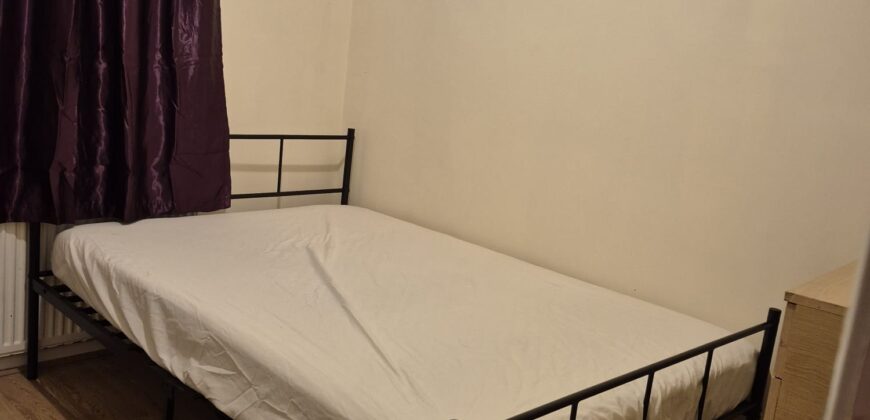 Rooms Available to Rent – 4-Bedroom House in Yiewsley, West Drayton