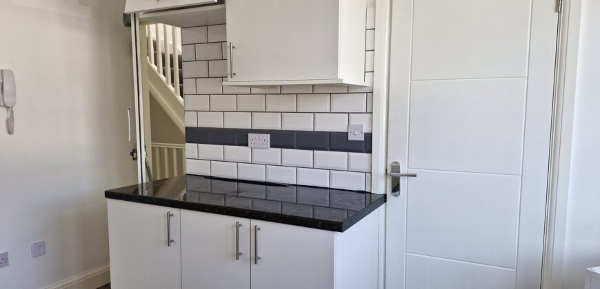Studio Room to Rent – CR4 2LW  £1,400 per month