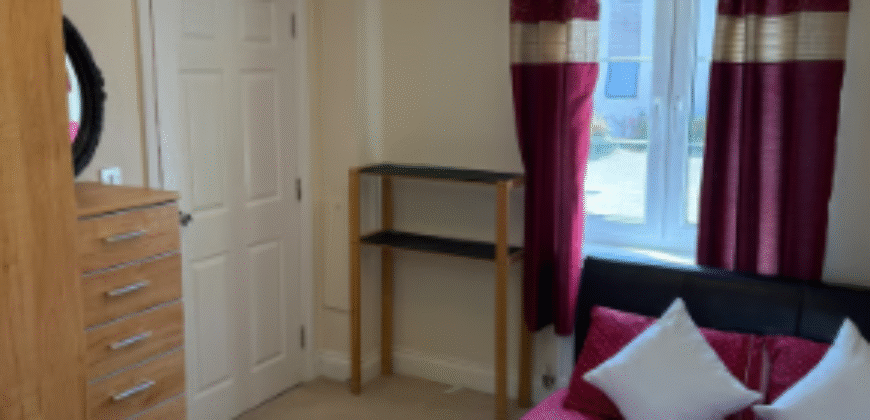 🛏 Double Room for Rent – SW20 0UE | £675 PCM (All Bills Included)