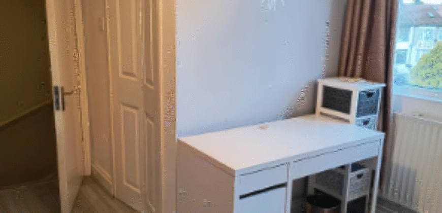 Ensuite Double Room for Rent – Aldborough Road South, Ilford IG3 8EZ