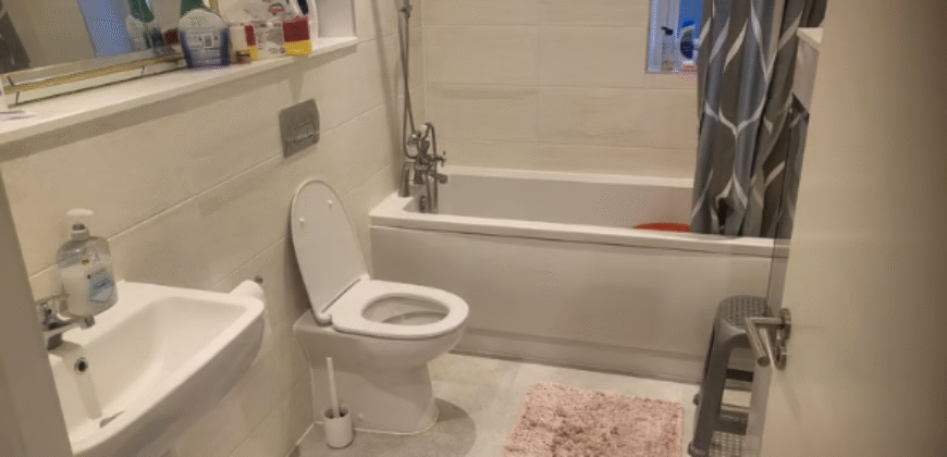 Single En-Suite Room – M6 6NJ | All Bills Included | No Couples