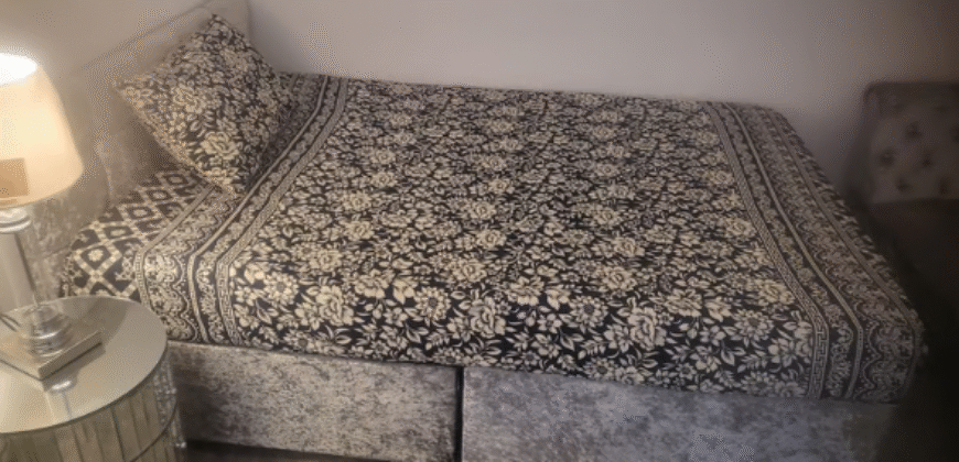 Single En-Suite Room – M6 6NJ | All Bills Included | No Couples