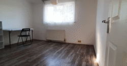 2 Double Rooms Available in a 6-Bedroom House – All Bills Included