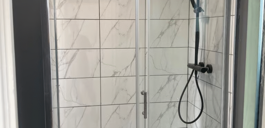 3 Fully Furnished En-Suite Double Rooms – All Bills Included – Great Bridge, Tipton (DY4 7HA) 3 Fully Furnished En-Suite Double Rooms – All Bills Included – Great Bridge, Tipton (DY4 7HA)