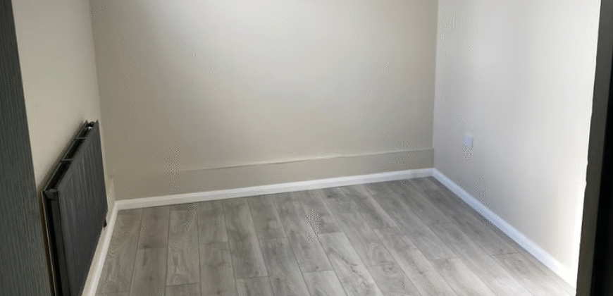 3 Fully Furnished En-Suite Double Rooms – All Bills Included – Great Bridge, Tipton (DY4 7HA) 3 Fully Furnished En-Suite Double Rooms – All Bills Included – Great Bridge, Tipton (DY4 7HA)
