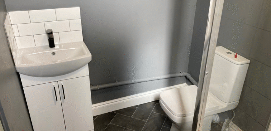 3 Fully Furnished En-Suite Double Rooms – All Bills Included – Great Bridge, Tipton (DY4 7HA) 3 Fully Furnished En-Suite Double Rooms – All Bills Included – Great Bridge, Tipton (DY4 7HA)