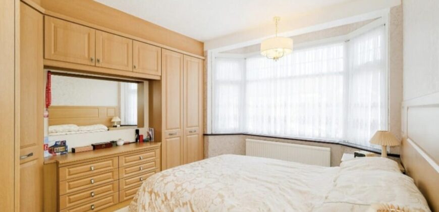3 Bedroom House Available – IG2 7RP £2,800 per month 3 Bedroom House Available – IG2 7RP £2,800 per month