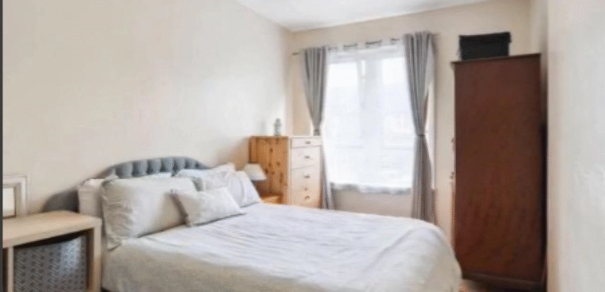 Double Room Available – G13 1YW