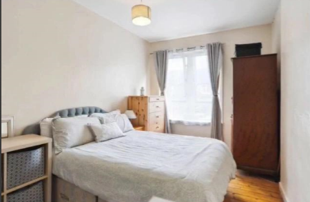 Double Room Available – G13 1YW